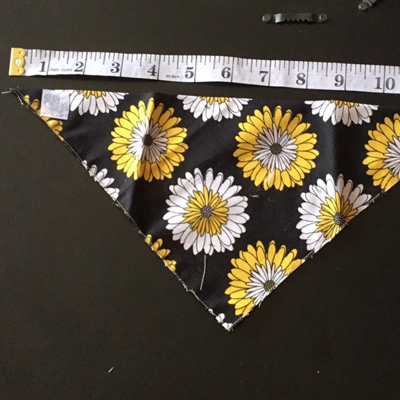 Flower print dog bandannas - Picture 1 of 5